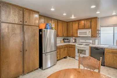 27440 Annette Jo Circle, Saugus, CA 91350 - Photo 9