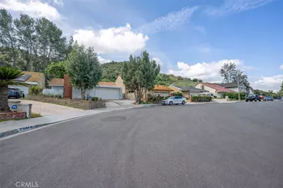 27440 Annette Jo Circle, Saugus, CA 91350 - Photo 31