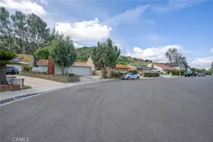 27440 Annette Jo Cir, Saugus, CA 91350 - Photo 31