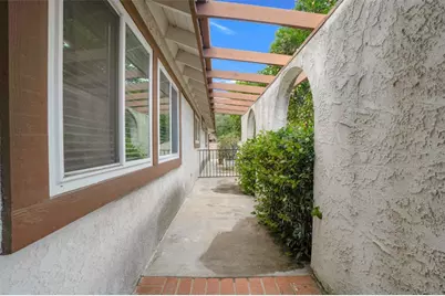 11519 Orcas Avenue, Sylmar, CA 91342 - Photo 3