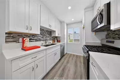 9950 Jordan Avenue #10, Chatsworth, CA 91311 - Photo 11