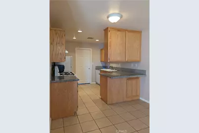 8531 Columbine Ave, California City, CA 93505 - Photo 3