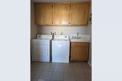 8531 Columbine Ave, California City, CA 93505 - Photo 5