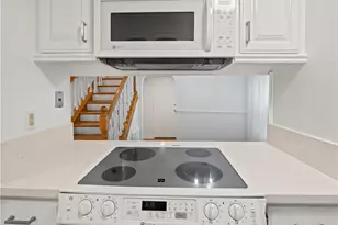 18411 Hatteras Street, Tarzana, CA 91356 - Photo 11