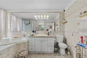 11337 Hayvenhurst, Granada Hills, CA 91344 - Photo 45