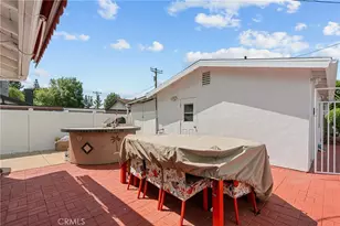 11337 Hayvenhurst, Granada Hills, CA 91344 - Photo 59