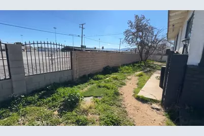 1866 E Avenue Q11, Palmdale, CA 93550 - Photo 5