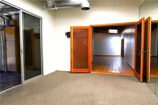 15511 Woodcrest Dr, Sherman Oaks, CA 91403 - Photo 25