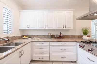 5236 Yarmouth Avenue #313, Encino, CA 91316 - Photo 13