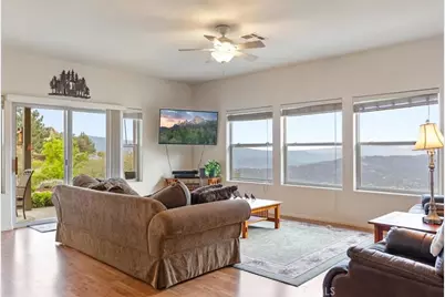 24921 Sunset Way, Tehachapi, CA 93561 - Photo 9