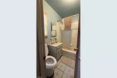 1352 W 60th, Los Angeles, CA 90044 - Photo 5