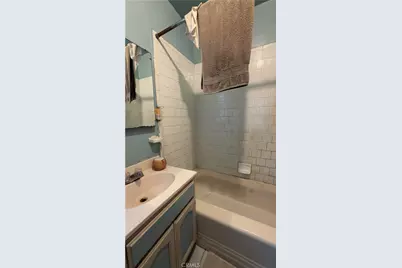 1352 W 60th, Los Angeles, CA 90044 - Photo 27