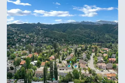 22649 Town Crier Road, Calabasas, CA 91302 - Photo 47