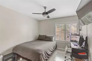 28137 Oaklar Dr, Saugus, CA 91350 - Photo 29