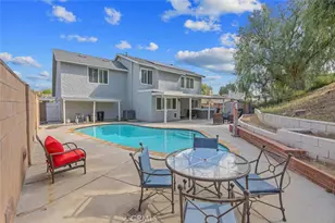 28137 Oaklar Dr, Saugus, CA 91350 - Photo 43