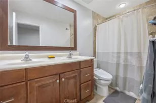 28137 Oaklar Dr, Saugus, CA 91350 - Photo 31