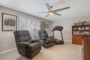 28137 Oaklar Dr, Saugus, CA 91350 - Photo 27
