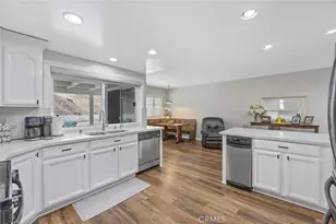 28137 Oaklar Dr, Saugus, CA 91350 - Photo 13
