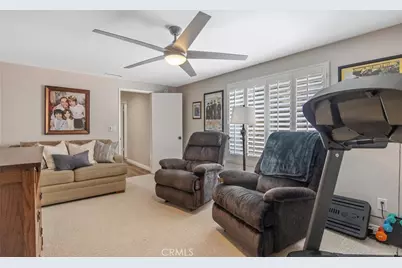 28137 Oaklar Drive, Saugus, CA 91350 - Photo 19