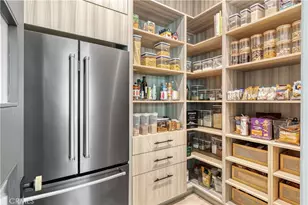 4050 Contera Rd, Encino, CA 91436 - Photo 23