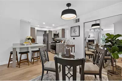 5550 Owensmouth #123, Woodland Hills, CA 91367 - Photo 7