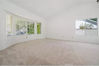 31918 Gelding, Castaic, CA 91384 - Photo 5