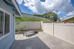 26333 Long Oak Dr, Newhall, CA 91321 - Photo 15