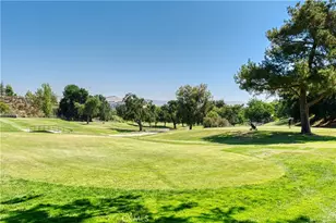 26333 Long Oak Dr, Newhall, CA 91321 - Photo 31