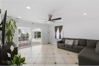 6836 Aura, Reseda, CA 91335 - Photo 11
