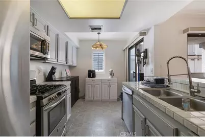 10231 Independence #C17, Chatsworth, CA 91311 - Photo 3