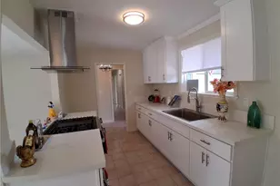 11662 Glamis St, Sylmar, CA 91342 - Photo 9