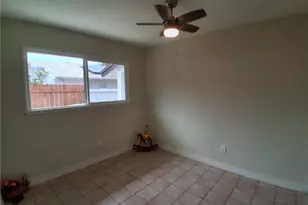 11662 Glamis St, Sylmar, CA 91342 - Photo 13