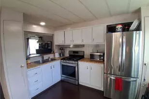 10471 Glenoaks Blvd, Pacoima, CA 91331 - Photo 7