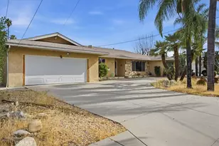 2004 E Campus, Hemet, CA 92544 - Photo 25