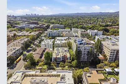 429 N Oakhurst Drive #301, Beverly Hills, CA 90210 - Photo 31