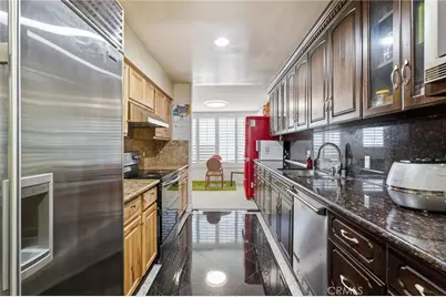 429 N Oakhurst Drive #301, Beverly Hills, CA 90210 - Photo 11