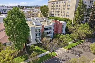 429 N Oakhurst Dr, Beverly Hills, CA 90210 - Photo 27