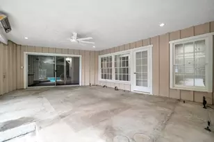 4809 Queen Victoria Rd, Woodland Hills, CA 91364 - Photo 13