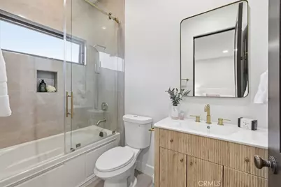 22953 Oxnard Street, Woodland Hills, CA 91367 - Photo 13