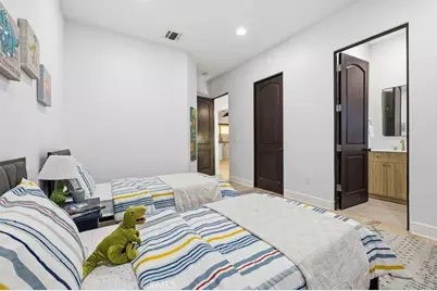 22953 Oxnard Street, Woodland Hills, CA 91367 - Photo 17