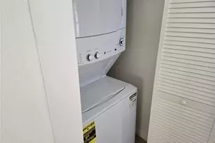 1484 N Clybourn Ave, Burbank, CA 91505 - Photo 19