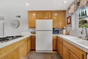 32 W Bonita, Simi Valley, CA 93065 - Photo 9