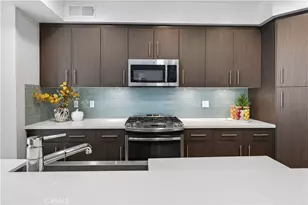 11912 Laurelwood Dr, Studio City, CA 91604 - Photo 19