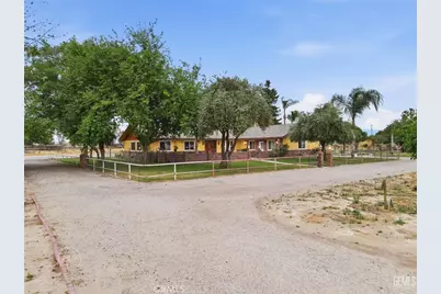 253 E McKee, Bakersfield, CA 93307 - Photo 27