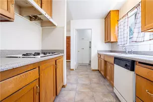 10411 Andasol Ave, Granada Hills, CA 91344 - Photo 7