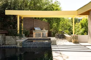 19950 Collier St, Woodland Hills, CA 91364 - Photo 45