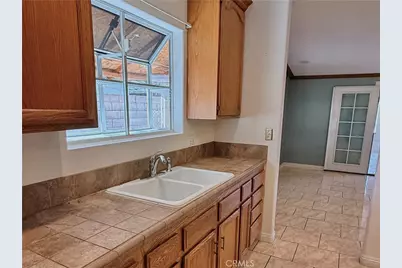 19239 Pleasantdale Street, Canyon Country, CA 91351 - Photo 5