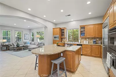 27018 Woodlands Dr, Valencia, CA 91355 - Photo 9