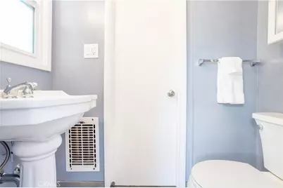 11750 Hatteras St, Valley Village, CA 91607 - Photo 25