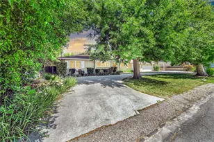 20555 Dumont St, Woodland Hills, CA 91364 - Photo 5